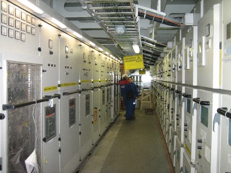 컨테이너선에서 CS LT 파이로미터를 활용한 모선(Busbar)의 비용 효율적인 온도 모니터링